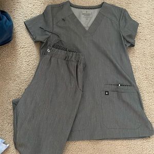 Beyond Scrubs Happiness Collection Heather Grey (XS/S)